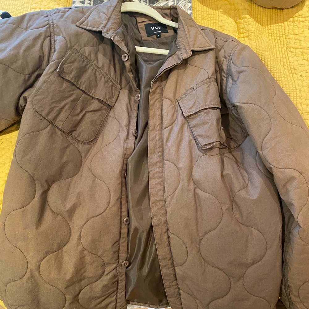 Huf Men’s jacket. Inbetween a windbreaker and snow